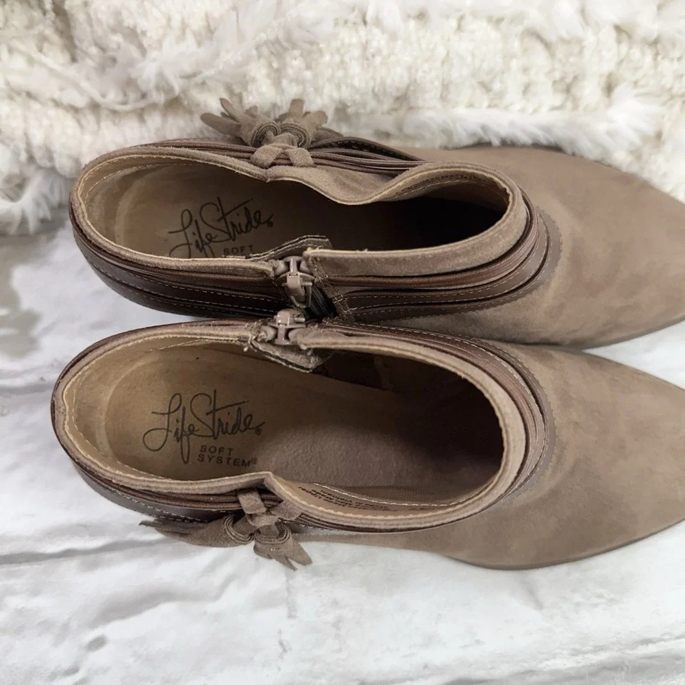 LifeStride Paloma Tan Faux Suede Tassel Ankle Bootie Boots Women's Size 8.5M NEW